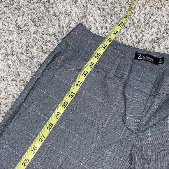 NEW YORK & COMPANY 7th Avenue Suiting Collection Gray Pants Size 4 Petite - Picture 7 of 7